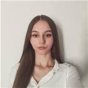 Estudiante universitaria con B1 inglés, profesora de niños primaria